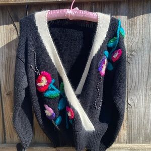 Ginenne vintage black floral sweater